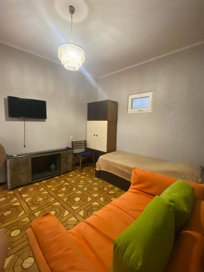 Дом 8 Apartment Tbilisi Ngoại thất bức ảnh